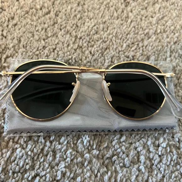 BRAND NEW ray ban. Never worn - Picture 3 of 5